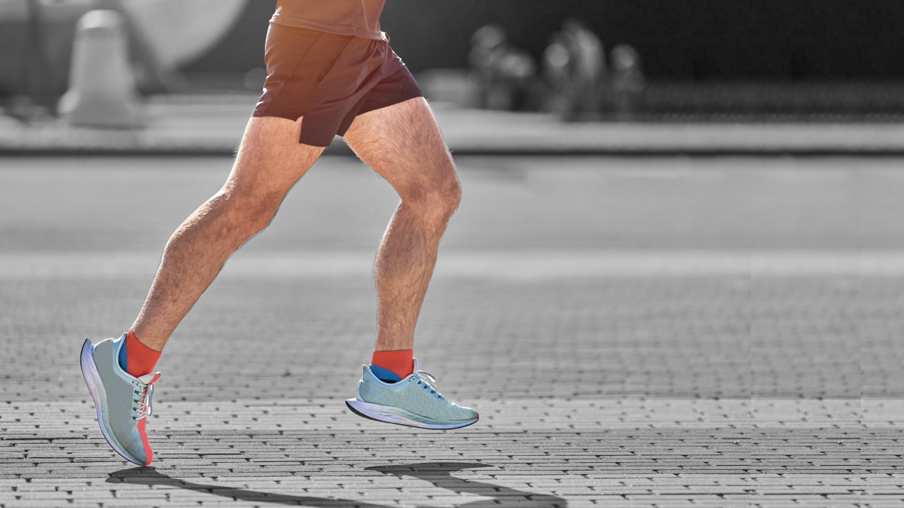 Foot Strike: Where Should Your Feet Land When Running? | Fitpage